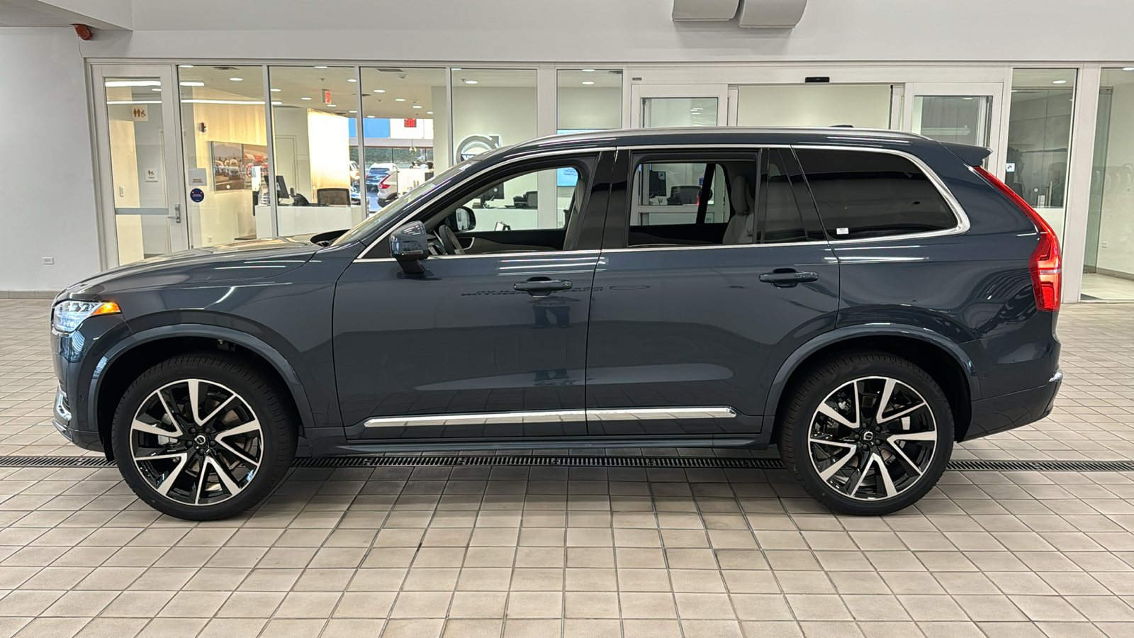 2025 Volvo XC90 Plus 7