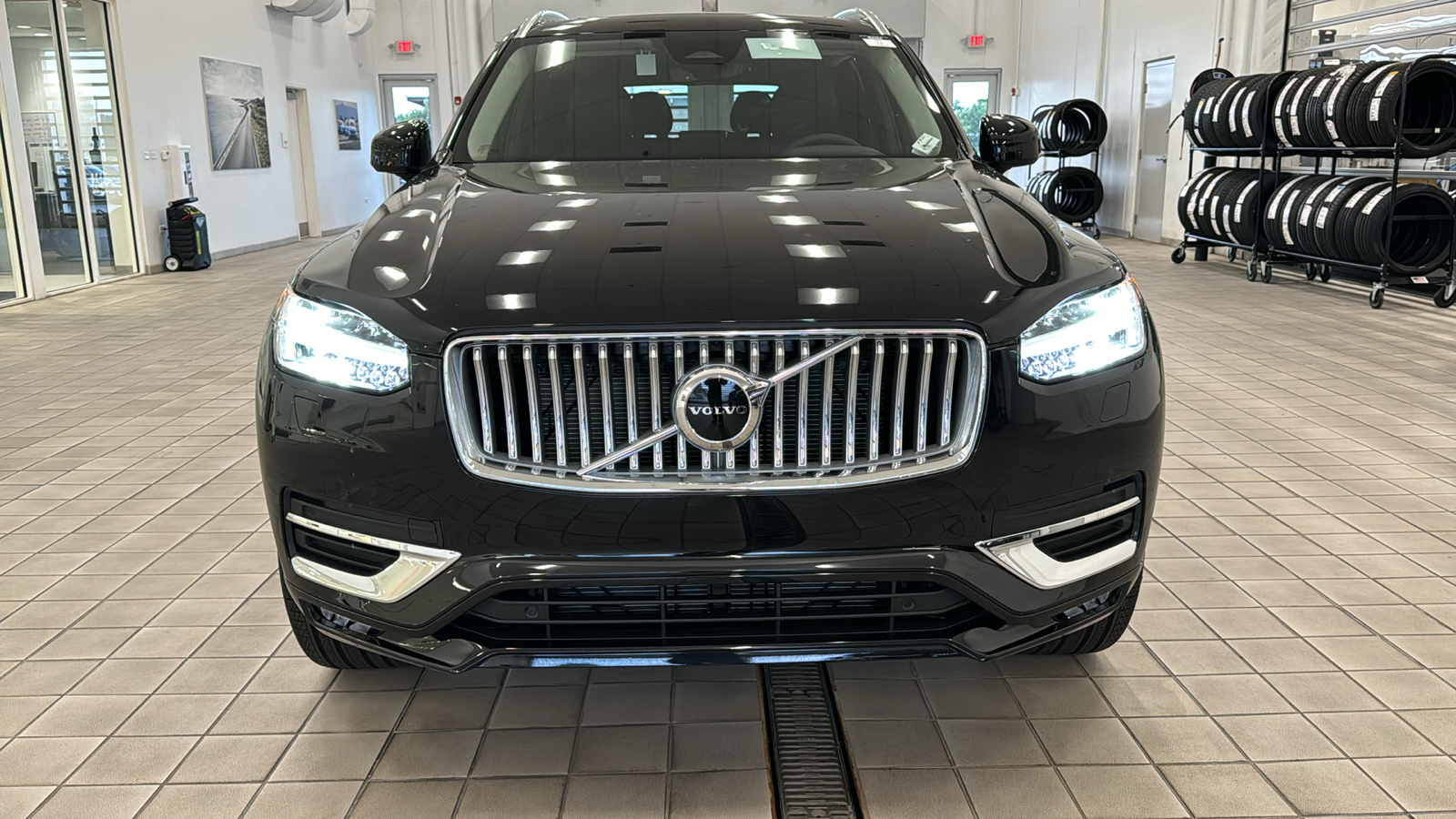 2025 Volvo XC90 Core 9