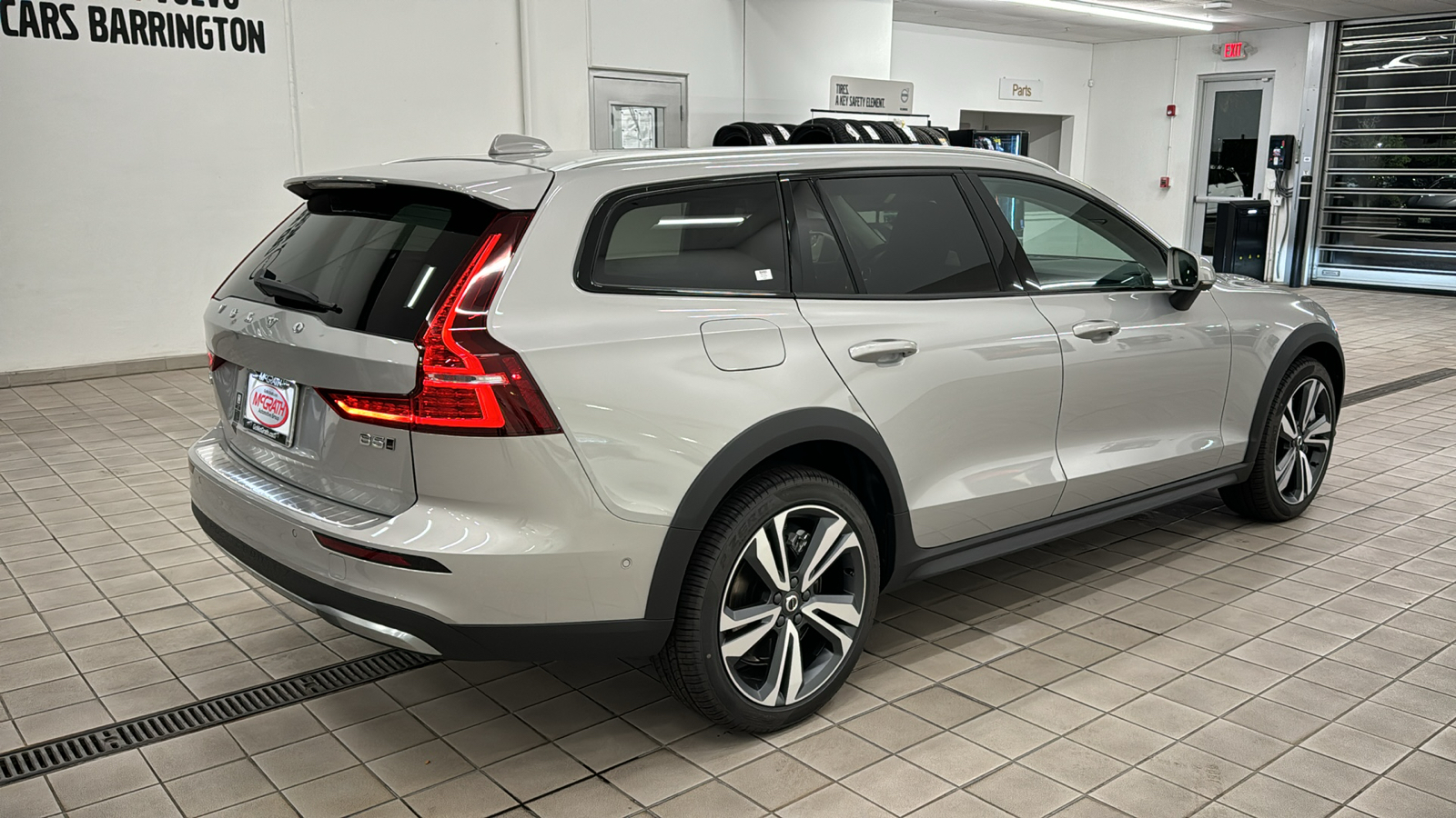 2025 Volvo V60 Cross Country Plus 4