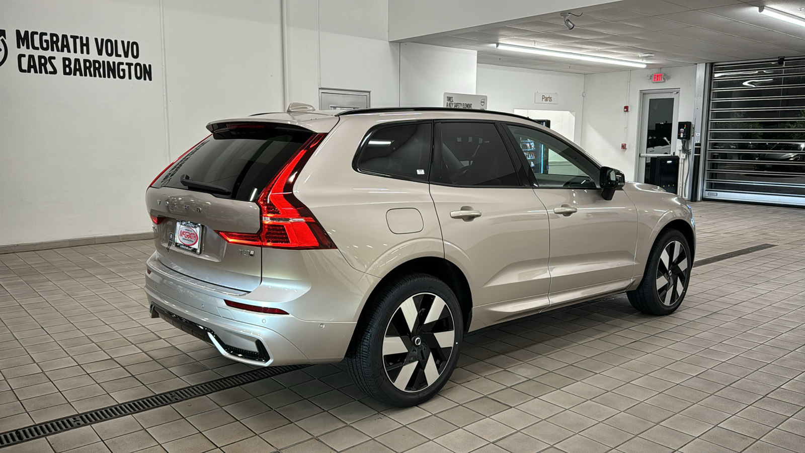 2025 Volvo XC60 Plug-In Hybrid Plus 4