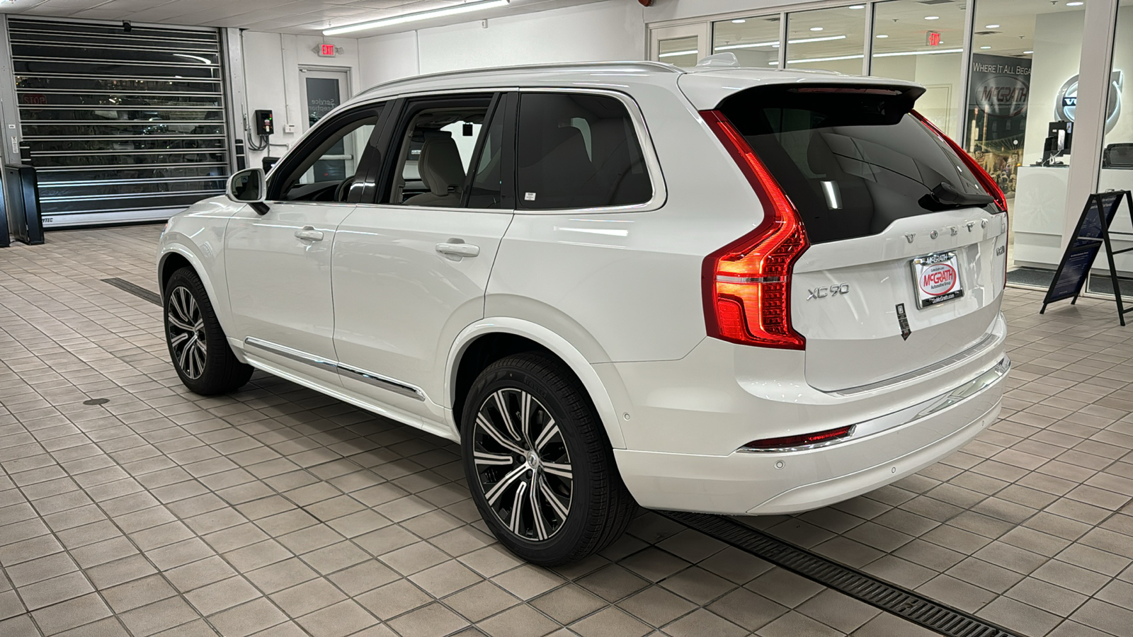 2025 Volvo XC90 Plus 6