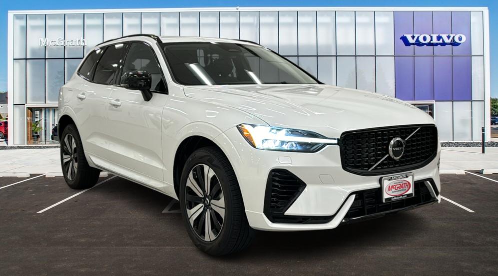 2025 Volvo XC60 Plug-In Hybrid Core 1