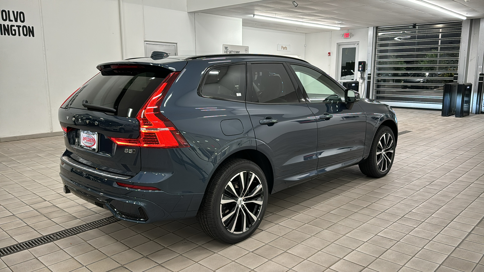 2025 Volvo XC60 Plus 4