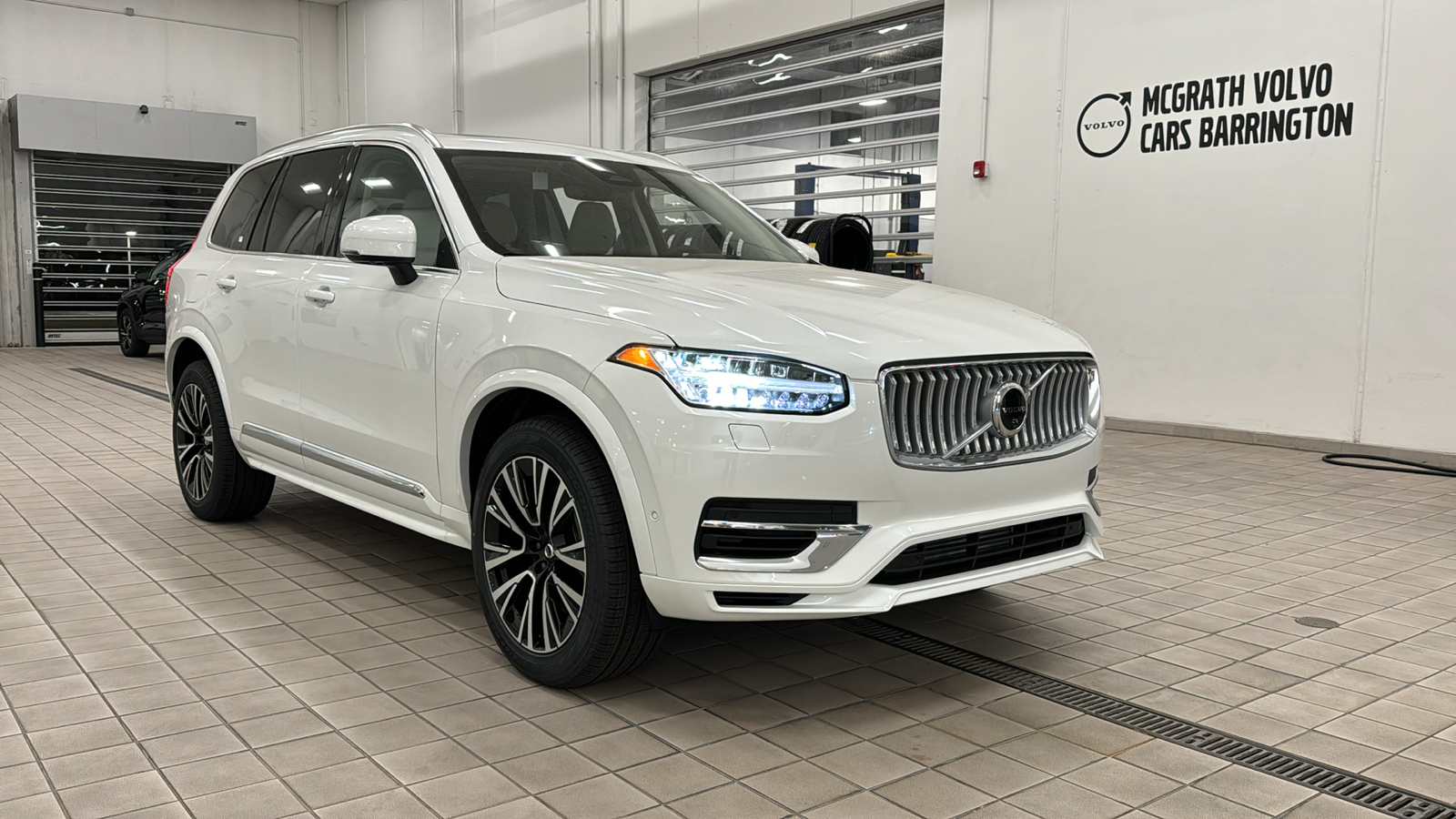 2025 Volvo XC90 Plug-In Hybrid Plus 2