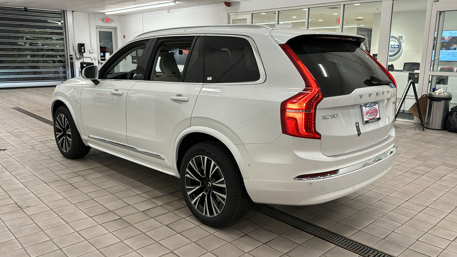 2025 Volvo XC90 Plug-In Hybrid Plus 6