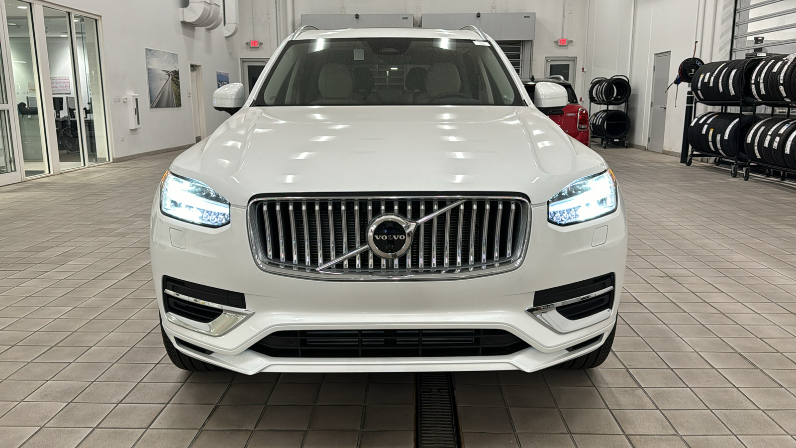 2025 Volvo XC90 Plug-In Hybrid Plus 9