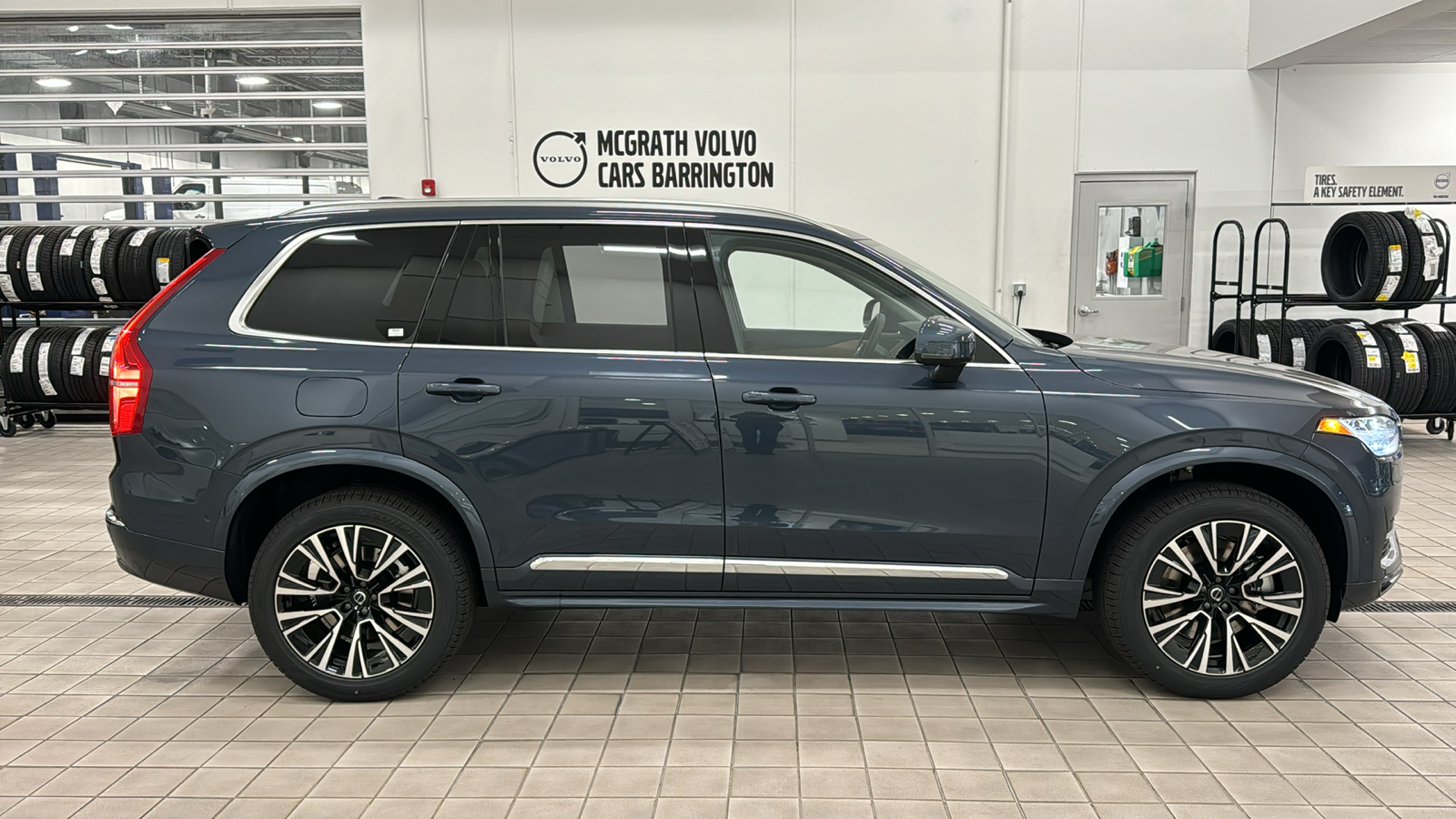 2025 Volvo XC90 Plug-In Hybrid Plus 3