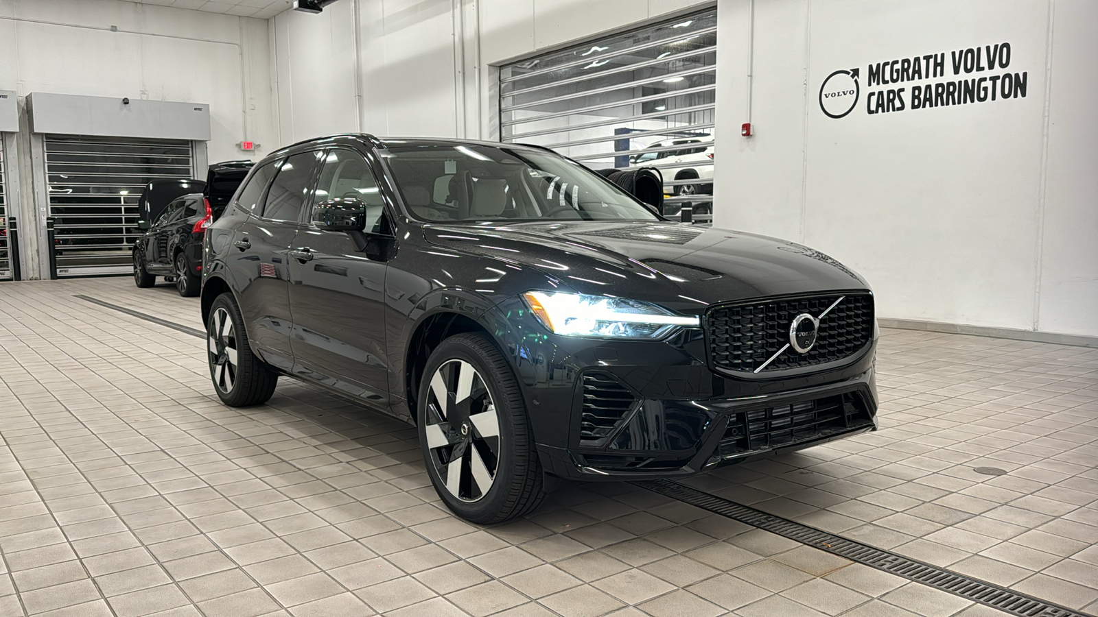 2025 Volvo XC60 Plug-In Hybrid Plus 2