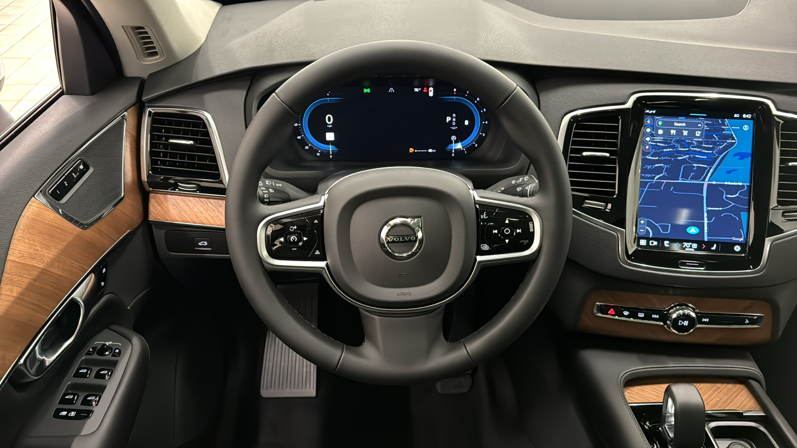 2025 Volvo XC90 Plus 11