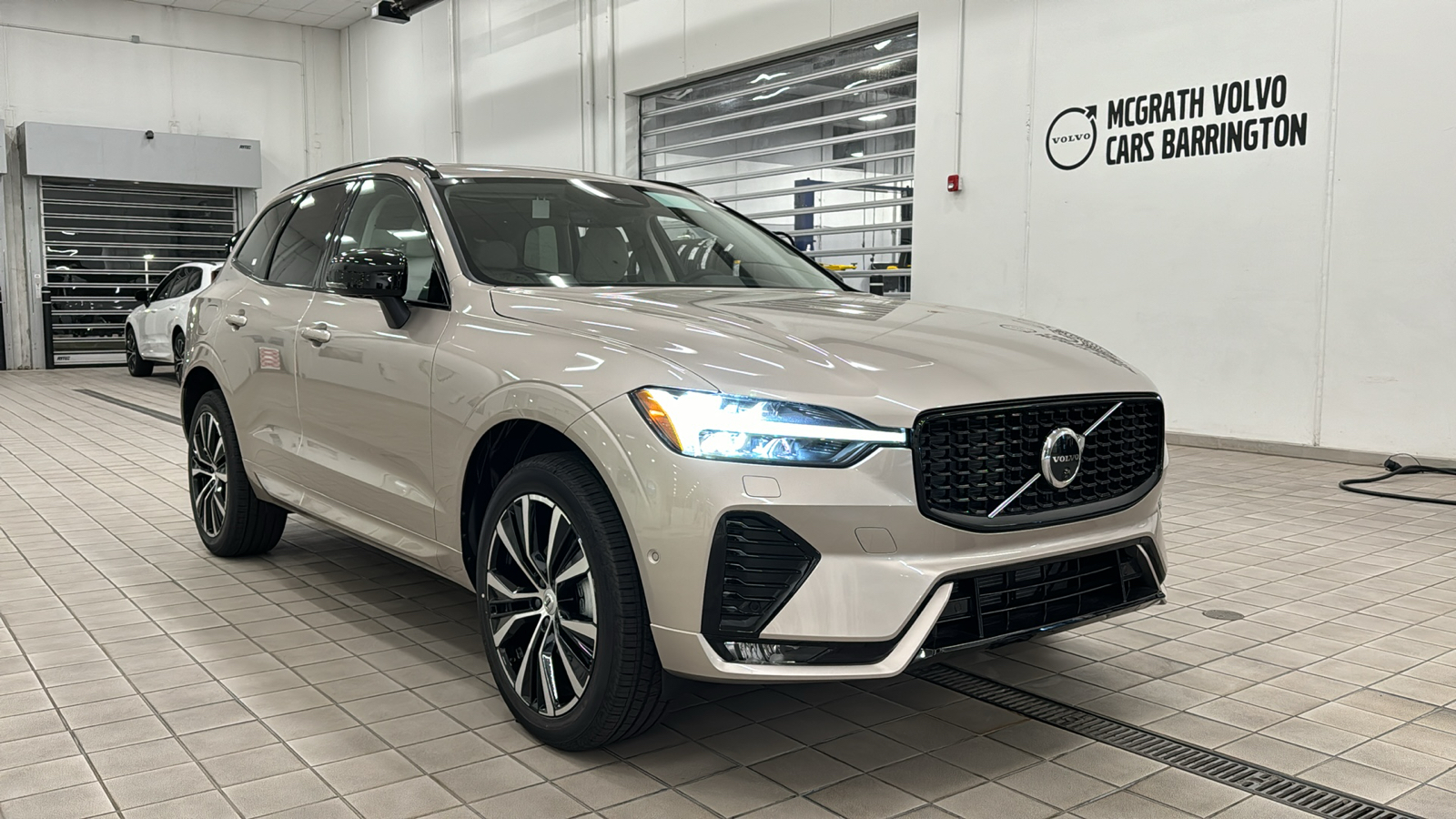 2025 Volvo XC60 Plus 2