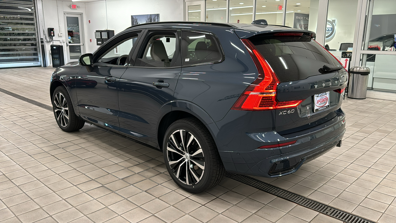 2025 Volvo XC60 Plus 6