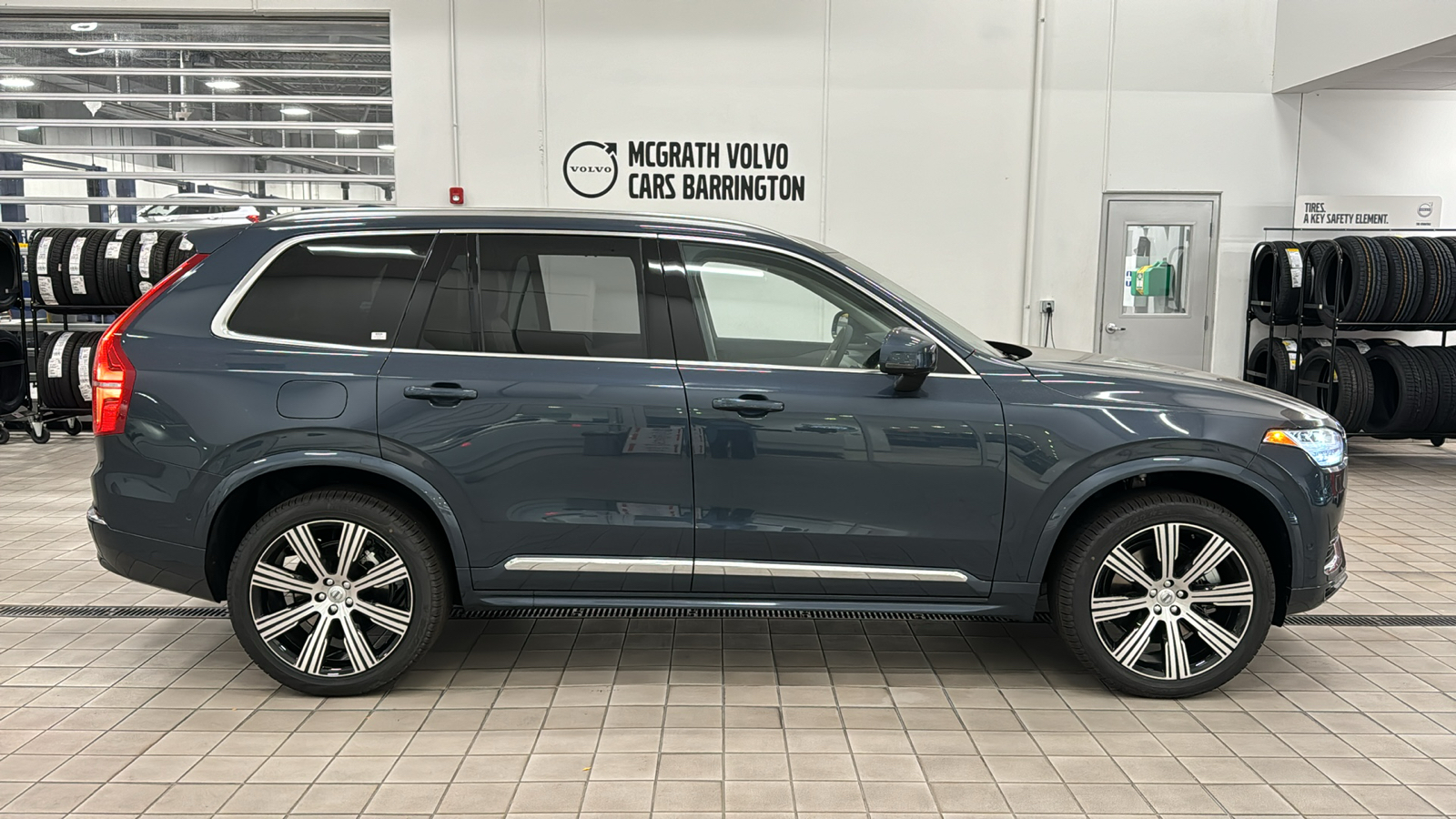 2025 Volvo XC90 Plug-In Hybrid Ultra 3