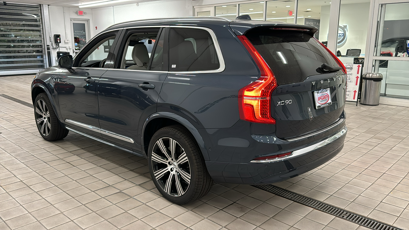 2025 Volvo XC90 Plug-In Hybrid Ultra 6