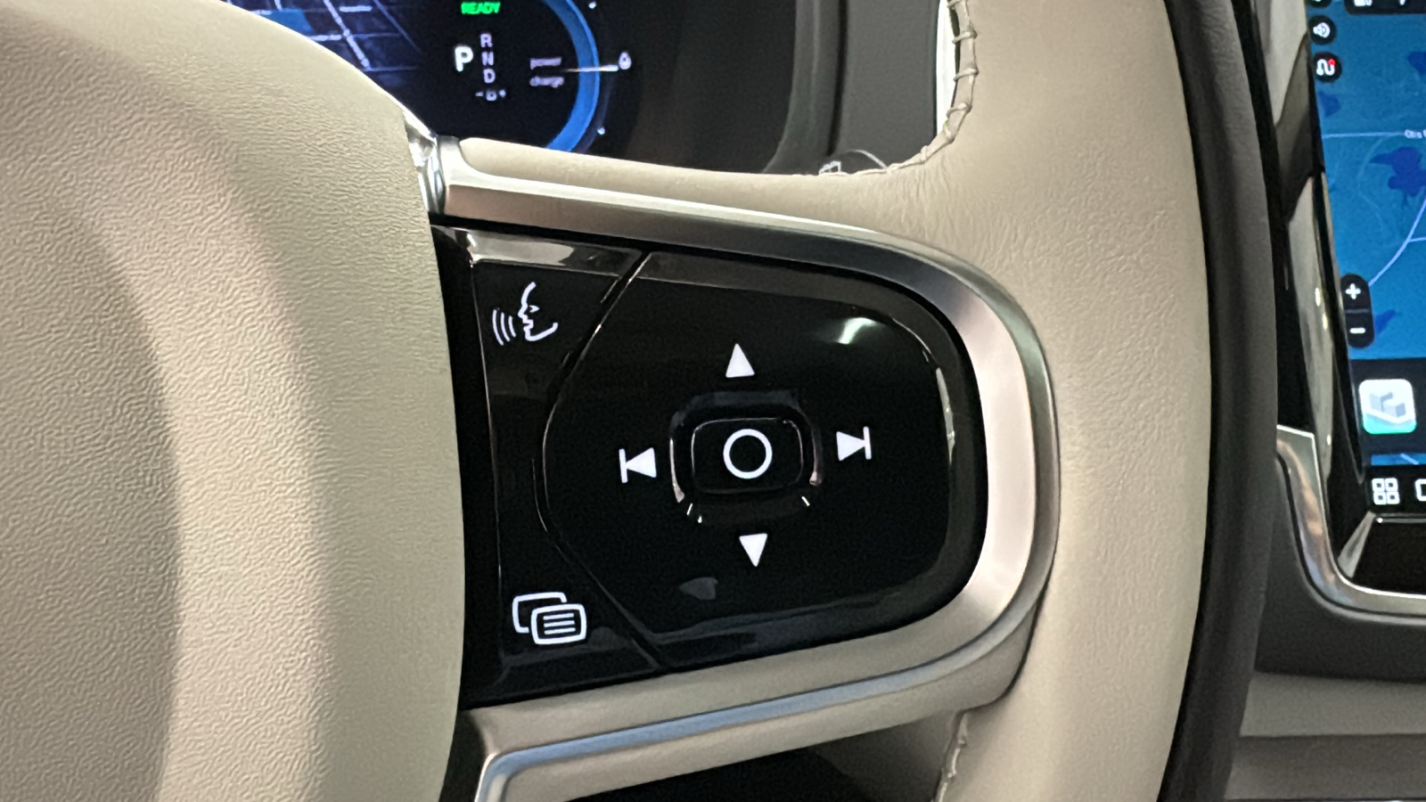 2025 Volvo XC90 Plug-In Hybrid Ultra 13