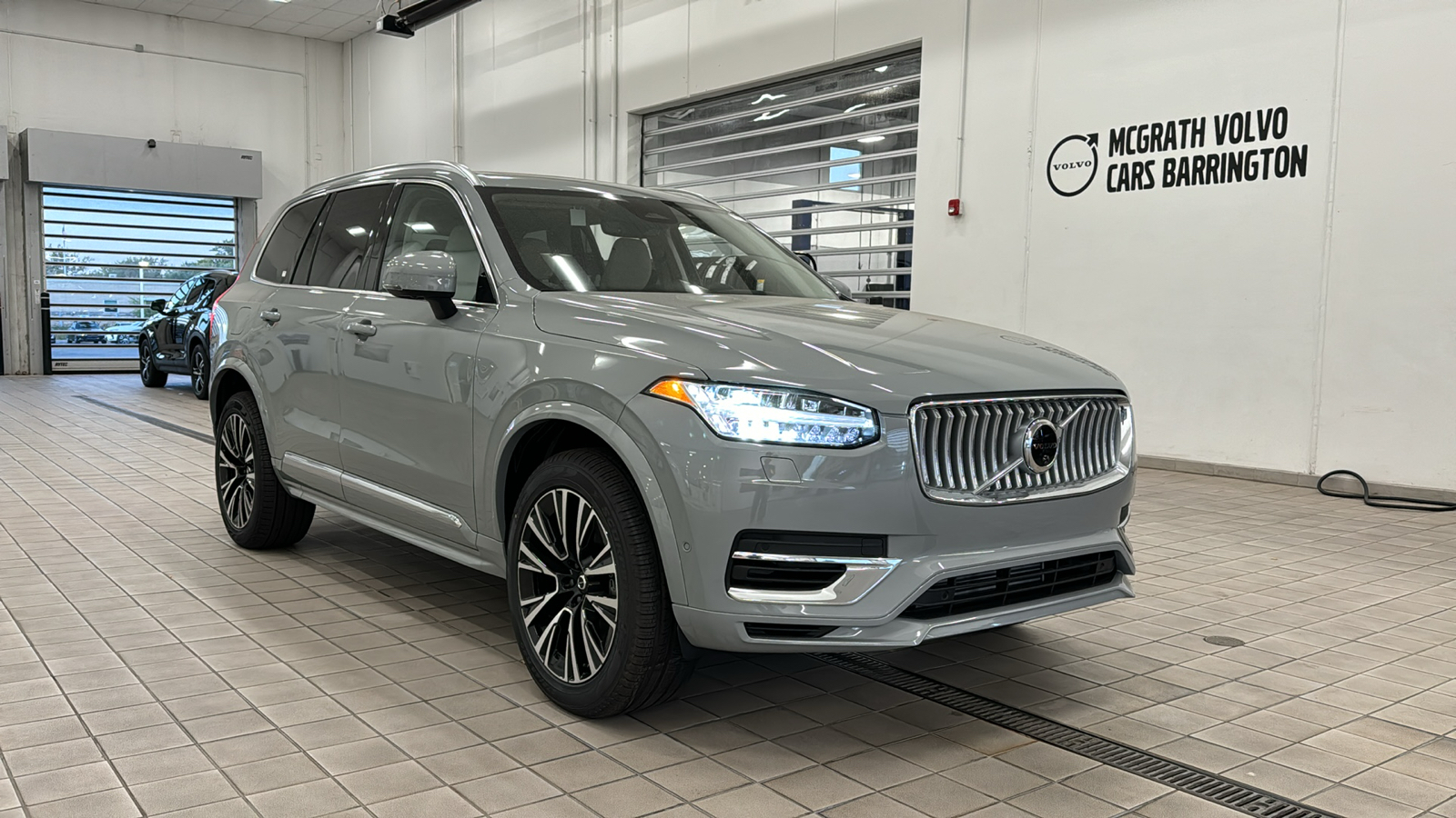 2025 Volvo XC90 Plug-In Hybrid Plus 2