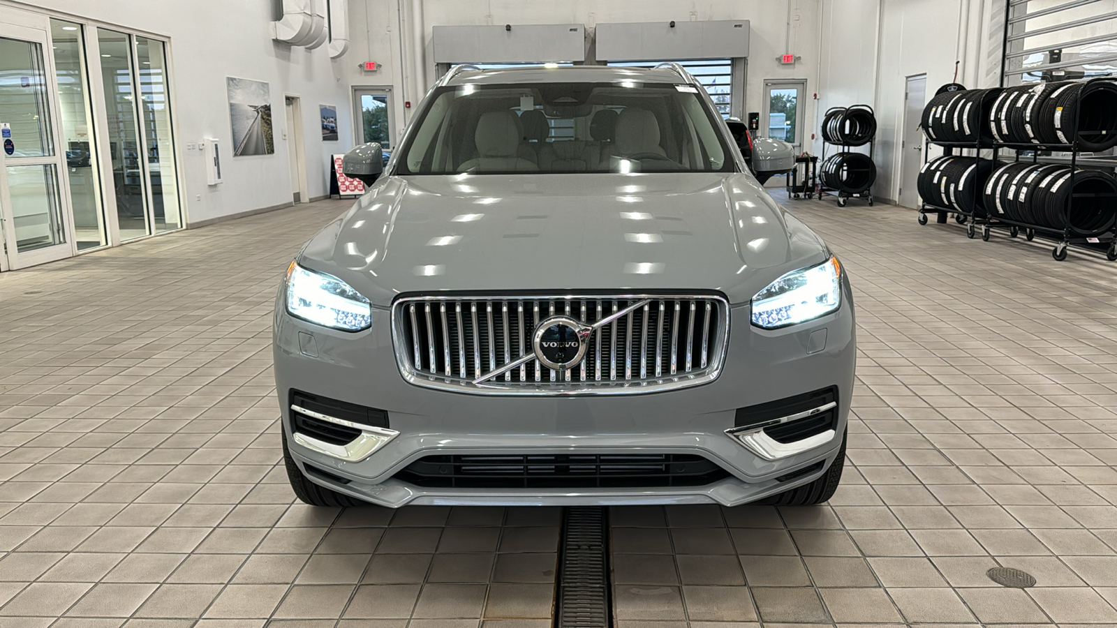 2025 Volvo XC90 Plug-In Hybrid Plus 9