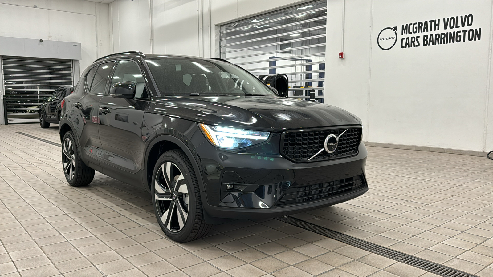 2025 Volvo XC40 Plus Dark Theme 2