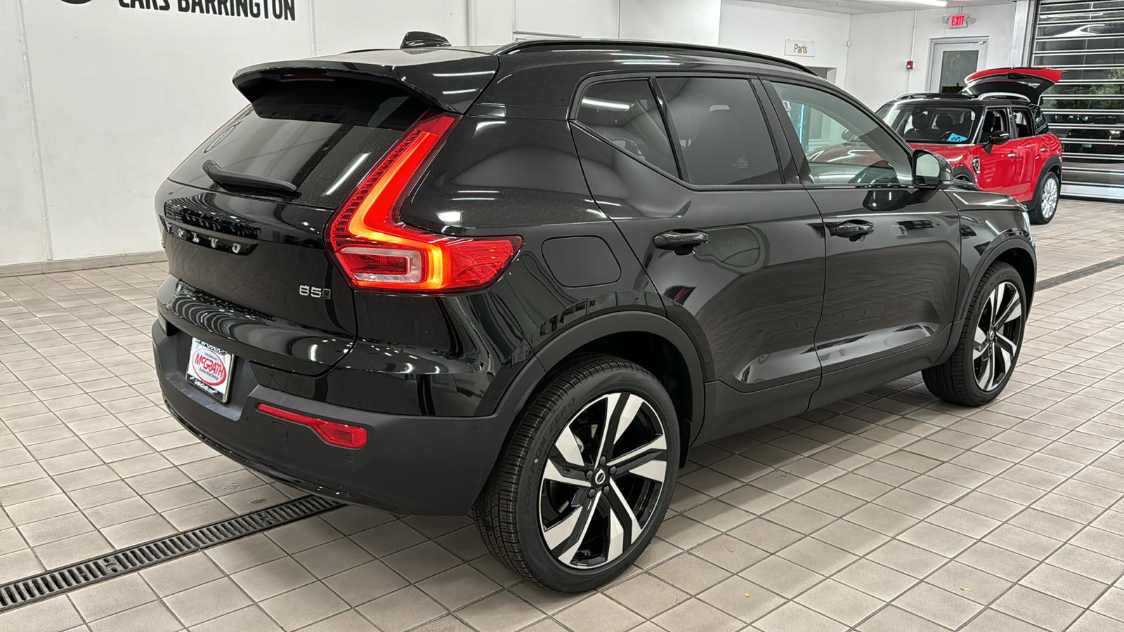 2025 Volvo XC40 Plus Dark Theme 4