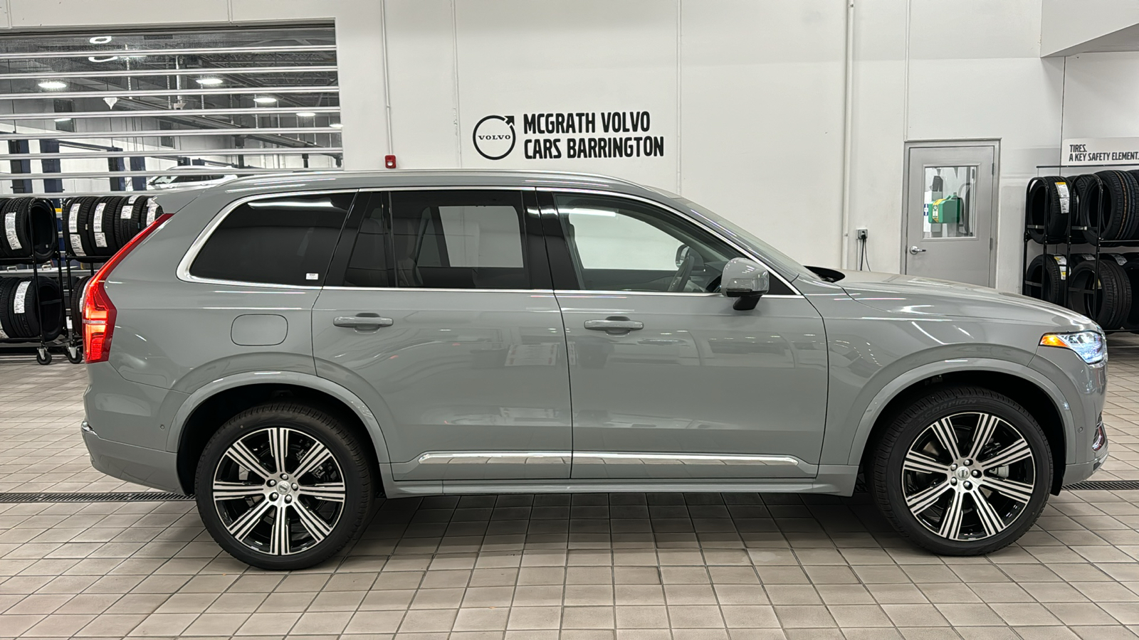 2025 Volvo XC90 Plug-In Hybrid Ultra 3