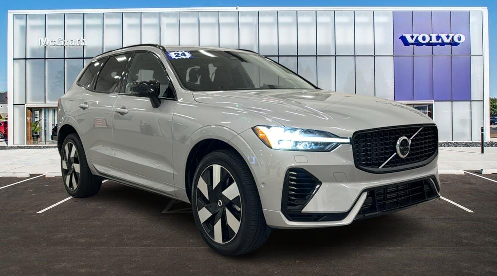 2024 Volvo XC60 Recharge Plug-In Hybrid Plus Dark Theme 1