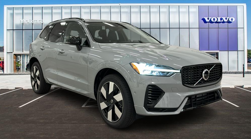 2025 Volvo XC60 Plug-In Hybrid Plus 1