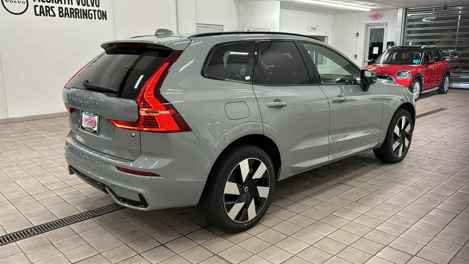 2025 Volvo XC60 Plug-In Hybrid Plus 4