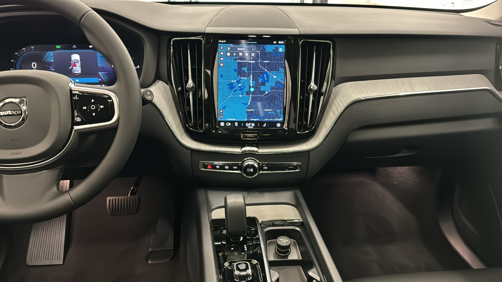 2025 Volvo XC60 Plug-In Hybrid Plus 10