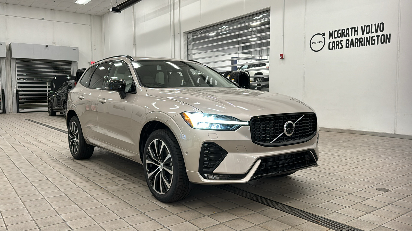 2025 Volvo XC60 Plus 2