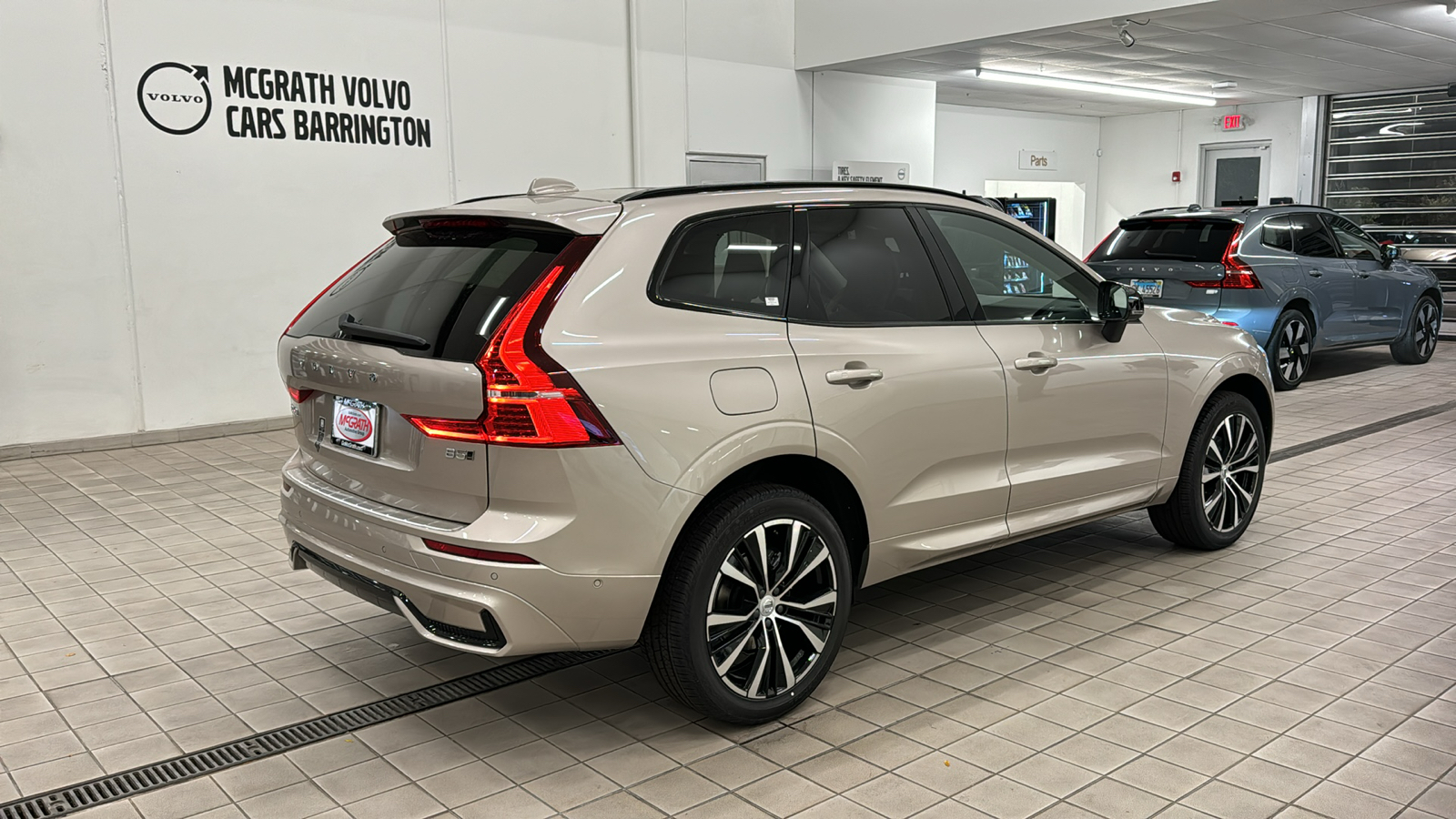 2025 Volvo XC60 Plus 4