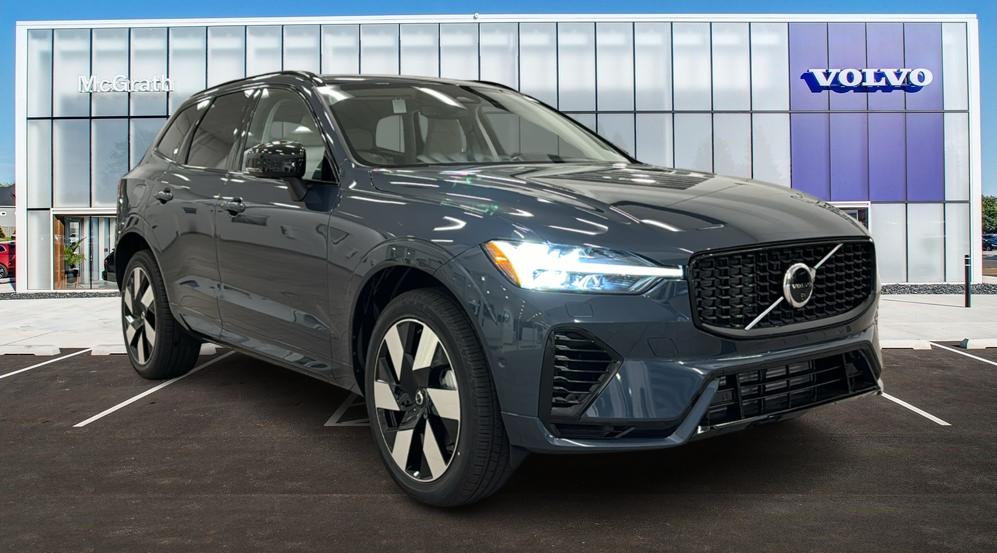 2025 Volvo XC60 Plug-In Hybrid Plus 1