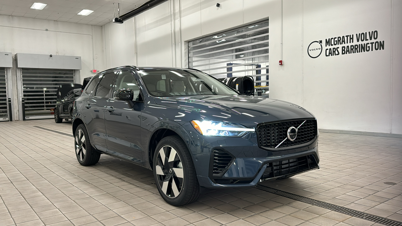 2025 Volvo XC60 Plug-In Hybrid Plus 2