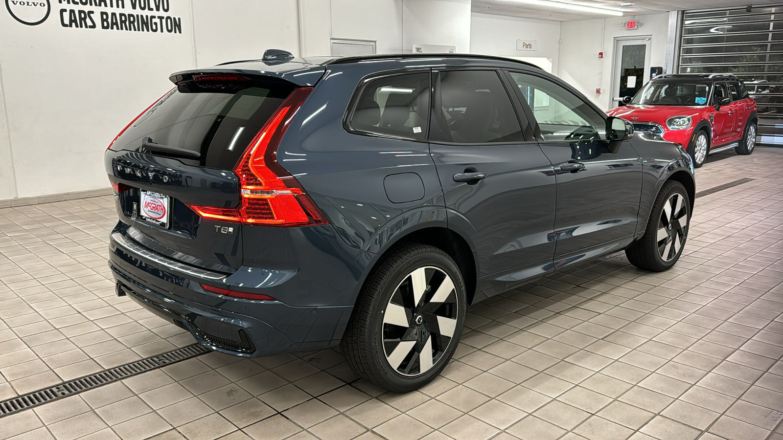 2025 Volvo XC60 Plug-In Hybrid Plus 4