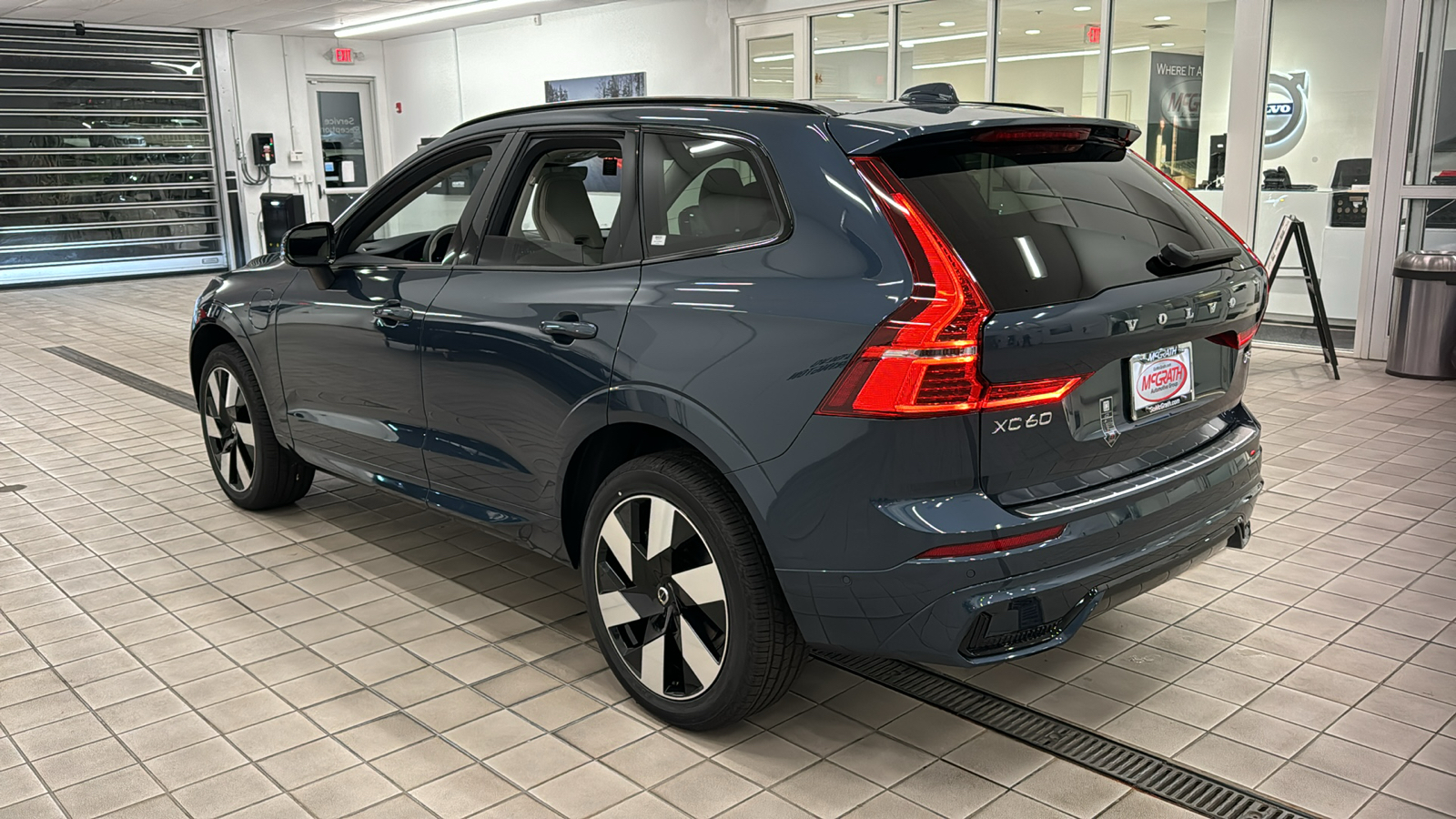 2025 Volvo XC60 Plug-In Hybrid Plus 6