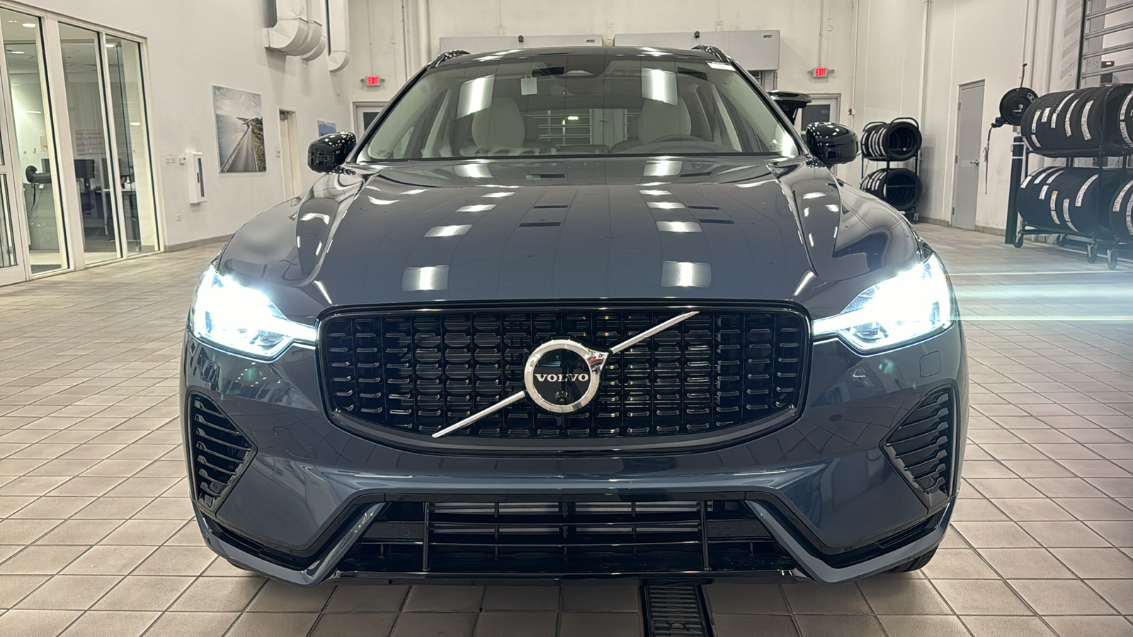 2025 Volvo XC60 Plug-In Hybrid Plus 9