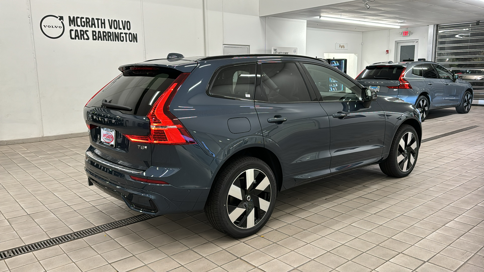 2025 Volvo XC60 Plug-In Hybrid Plus 4