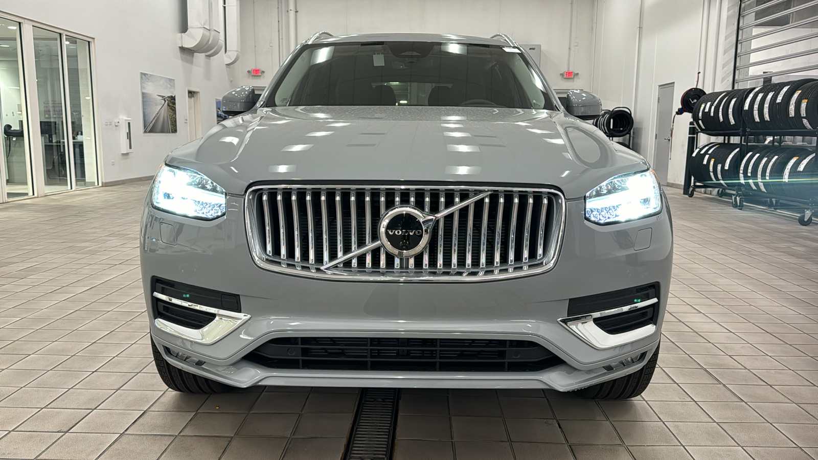 2025 Volvo XC90 Plus 9