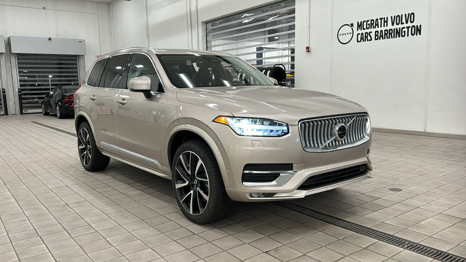 2025 Volvo XC90 Plus 2