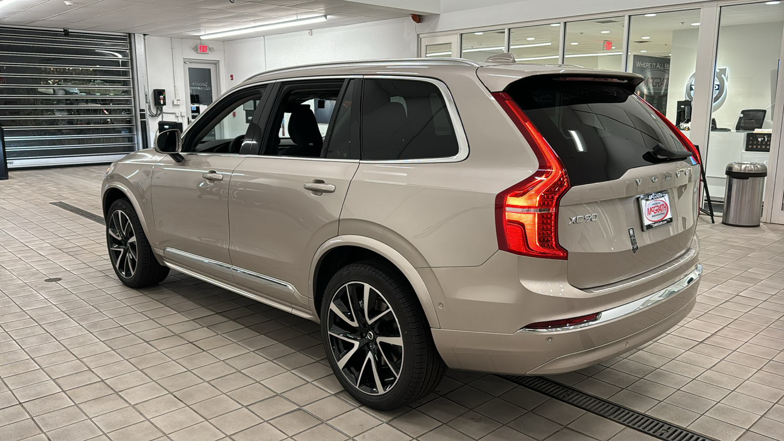 2025 Volvo XC90 Plus 6