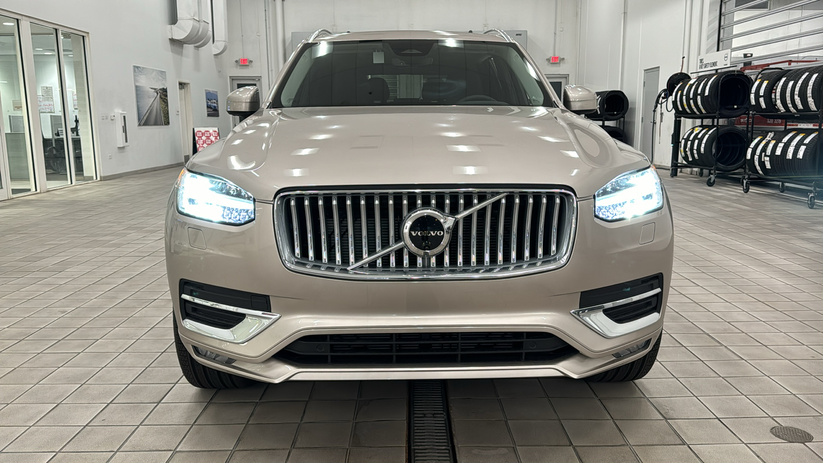 2025 Volvo XC90 Plus 9