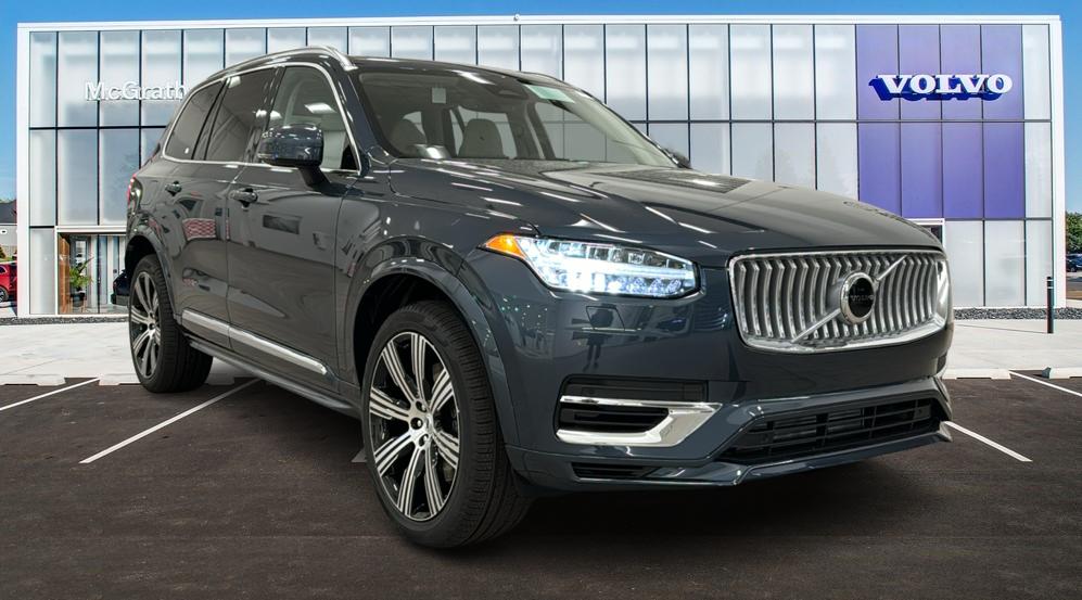 2025 Volvo XC90 Plug-In Hybrid Core 1