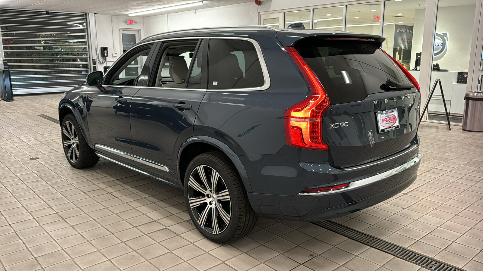 2025 Volvo XC90 Plug-In Hybrid Core 6