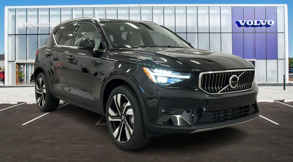 2025 Volvo XC40 Plus Bright Theme 1