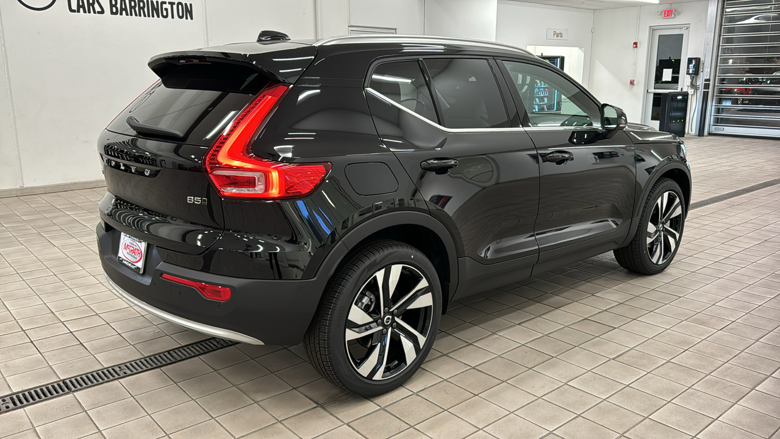 2025 Volvo XC40 Plus Bright Theme 4