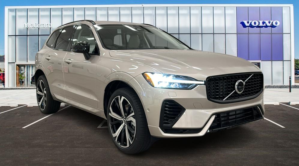 2025 Volvo XC60 Plug-In Hybrid Ultra 1