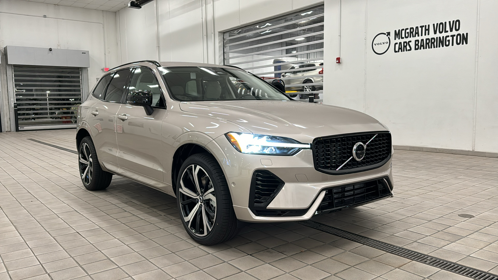 2025 Volvo XC60 Plug-In Hybrid Ultra 2