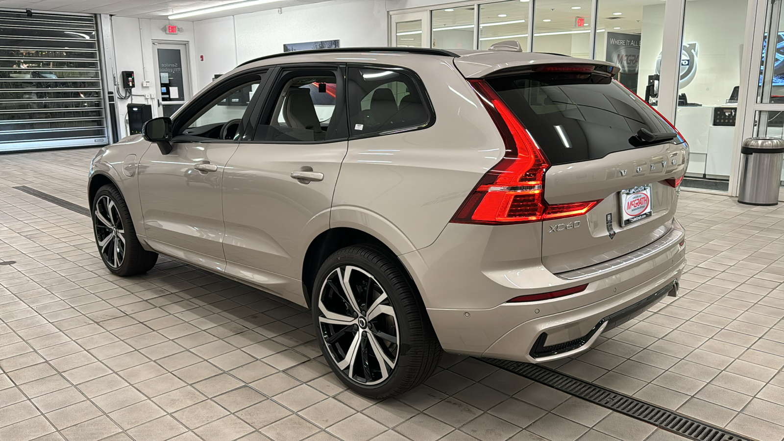 2025 Volvo XC60 Plug-In Hybrid Ultra 6