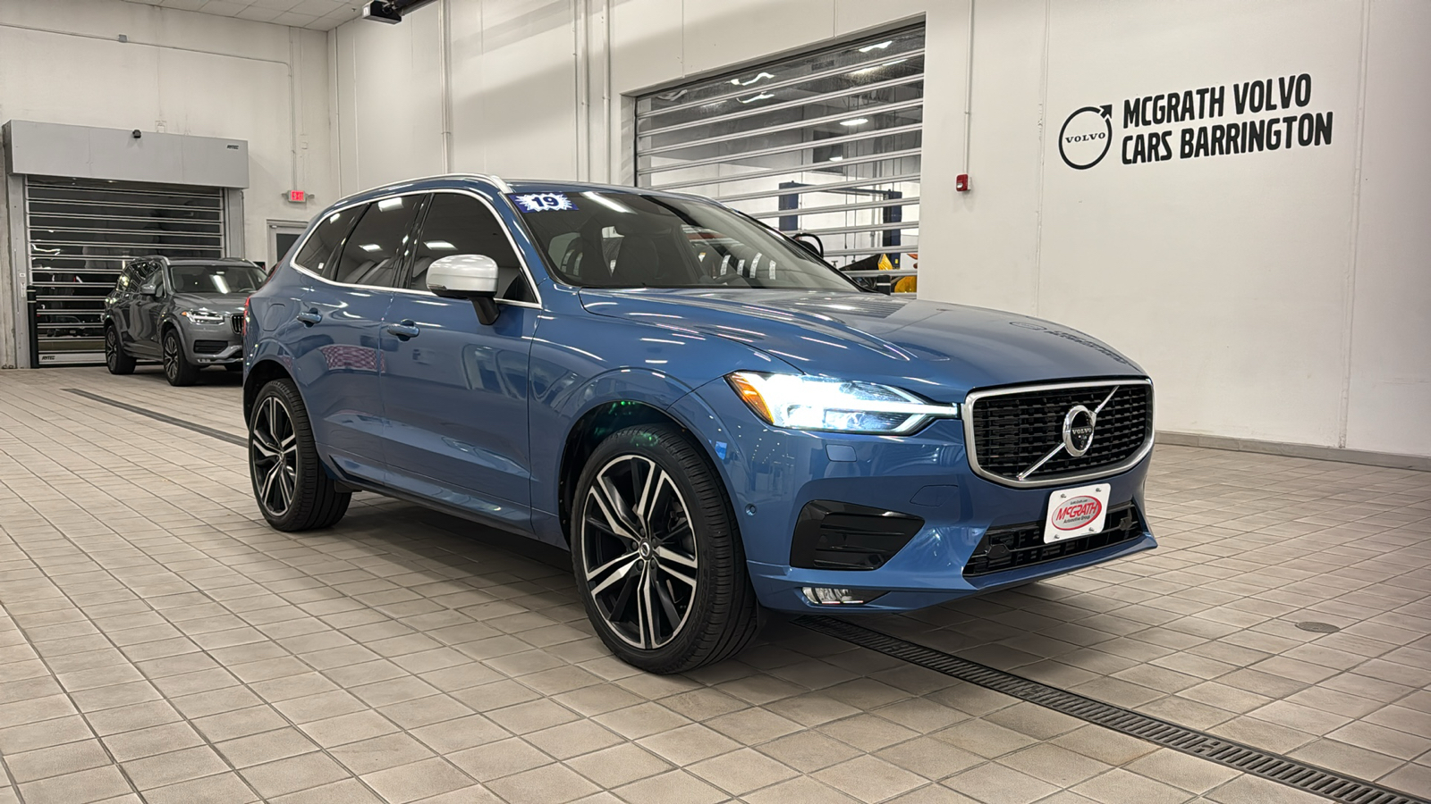 2019 Volvo XC60 R-Design 2