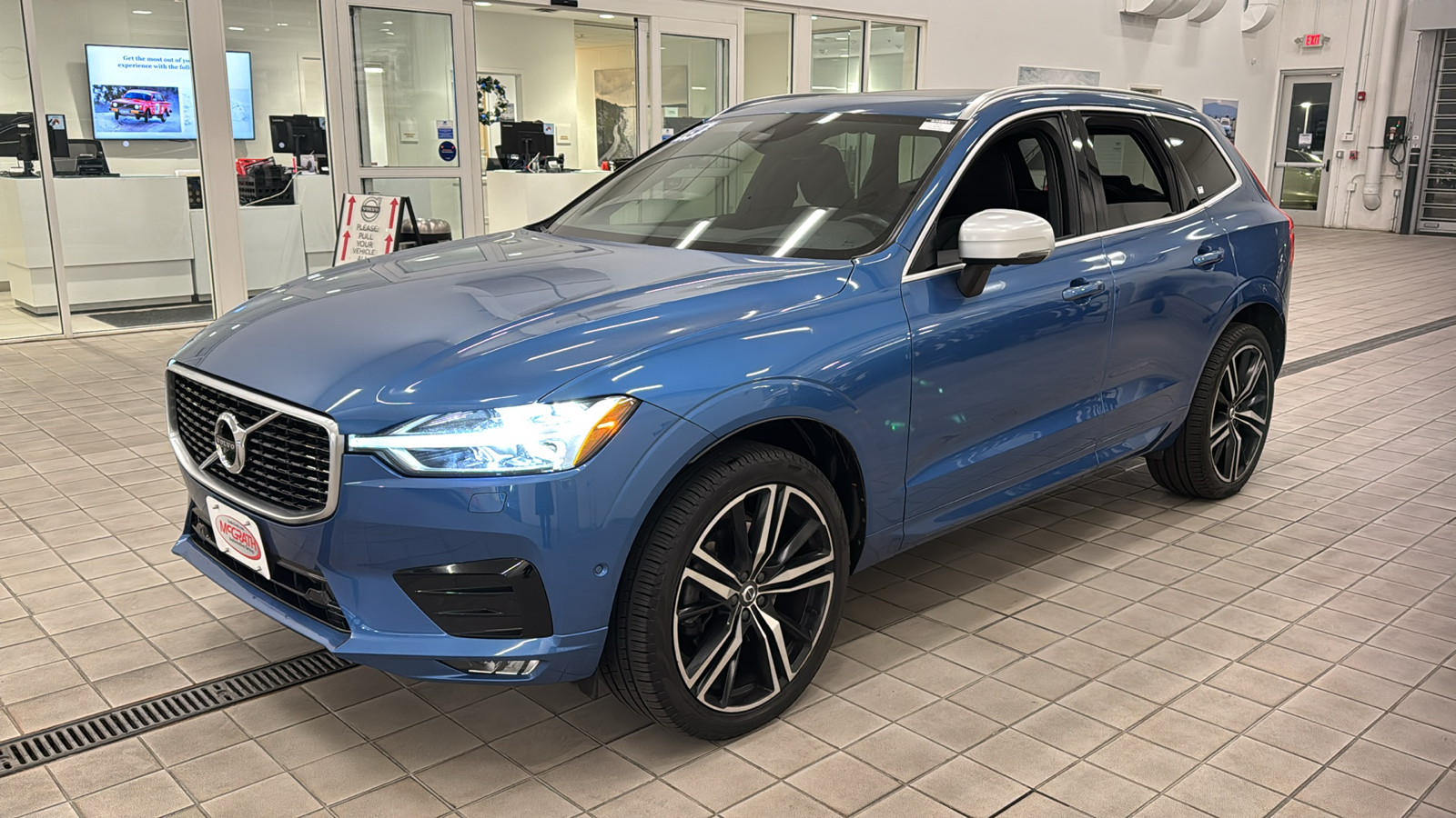 2019 Volvo XC60 R-Design 8