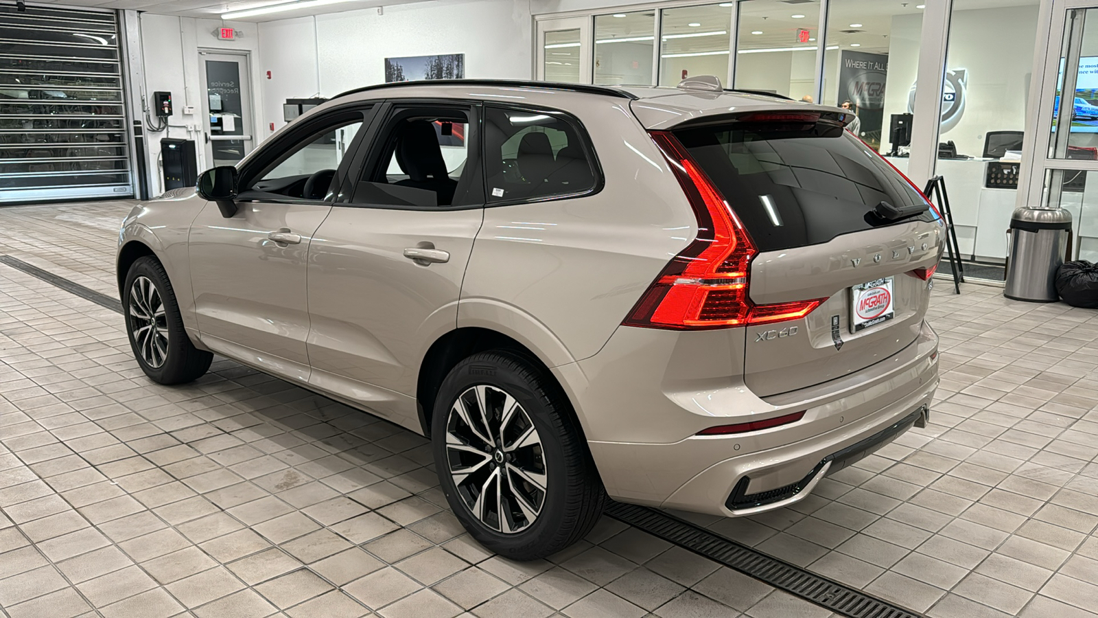 2025 Volvo XC60 Core 6