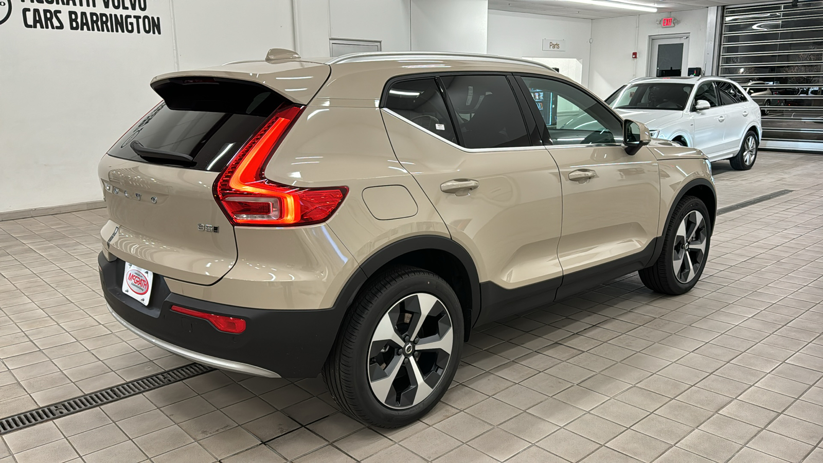 2025 Volvo XC40 Core Bright Theme 4